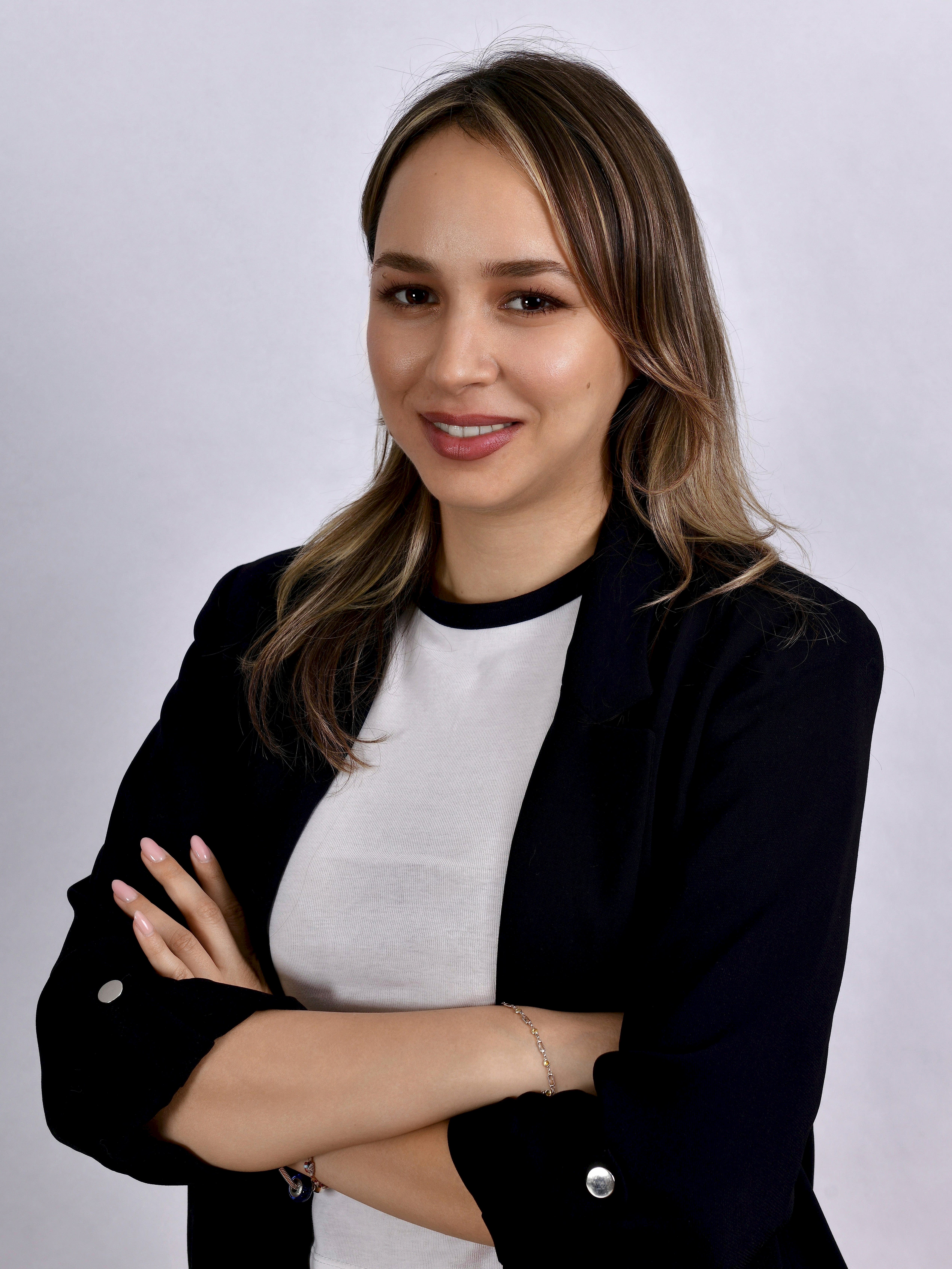 ECE GÜRLER ECE GÜRLER